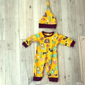 Unisex Onesie with matching beanie